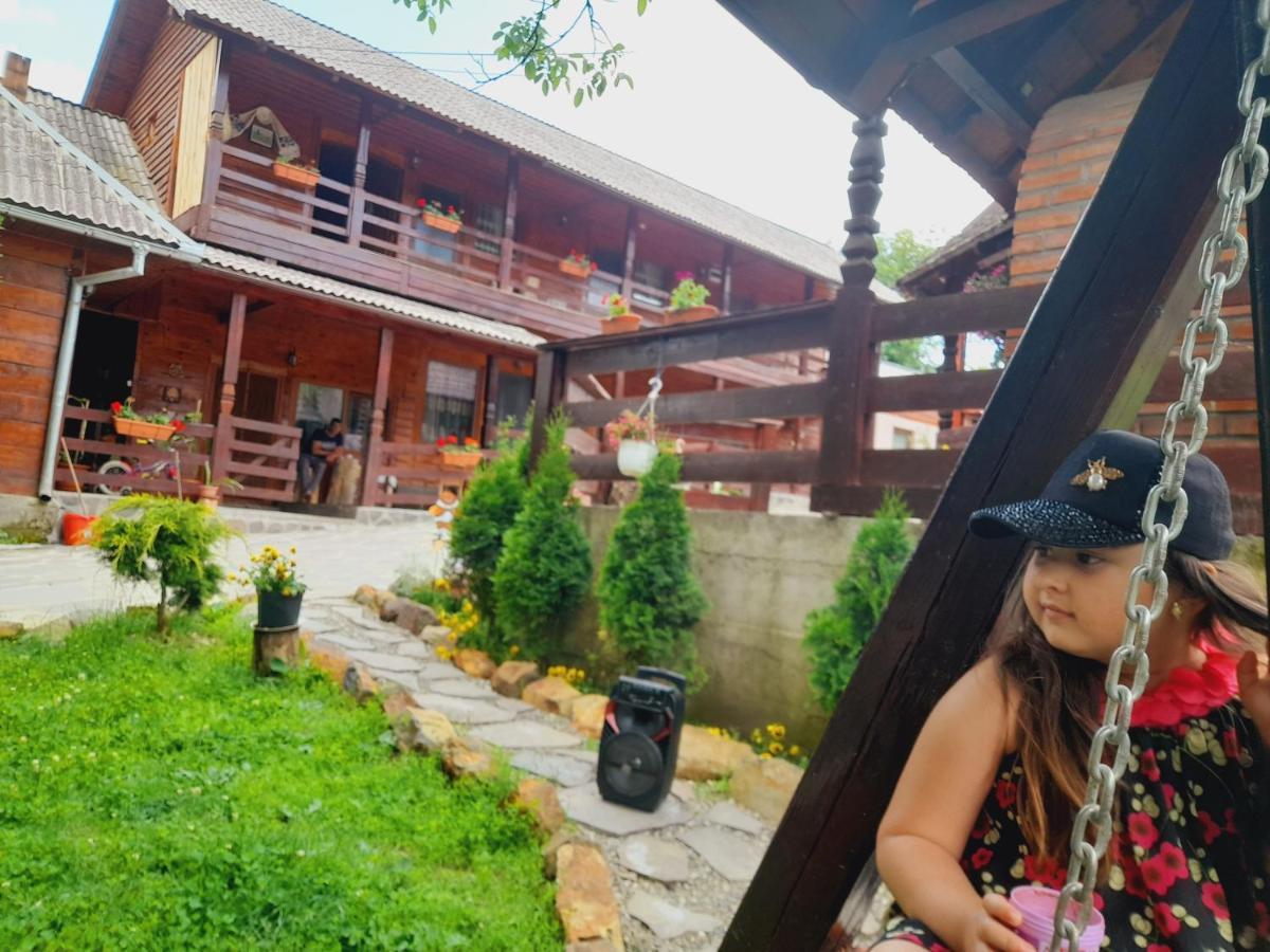 Casa De La Ferma Mariuca Villa Berbesti Luaran gambar