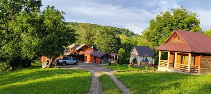 Casa De La Ferma Mariuca Villa Berbesti Bilik gambar
